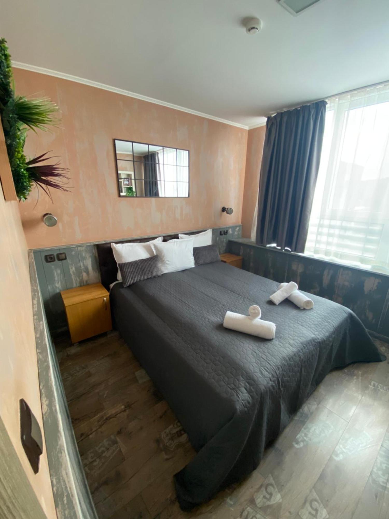 City Hotel Hotel 2*